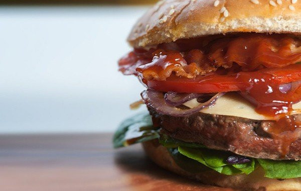Παραγγελία burger με αναγνώριση προσώπου και ένα χαμόγελο στα CaliBurger! [Video]