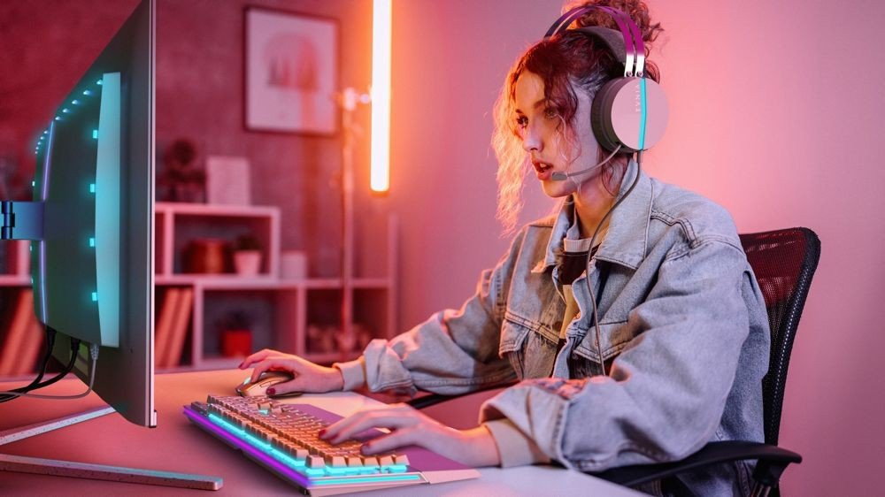 Philips Evnia 8000: Νέες QD OLED gaming οθόνες