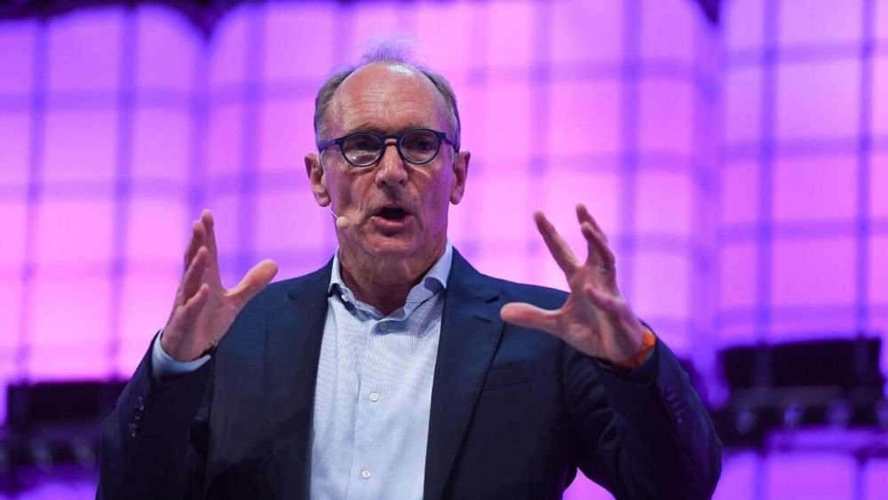 Ο πατέρας του web, Sir Tim Berners-Lee, κλείνει το World Wide Web Foundation!