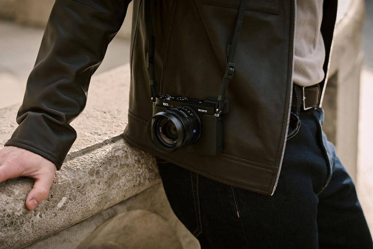 Sony RX1R III: Επίσημα η νέα compact full-frame με σταθερό φακό