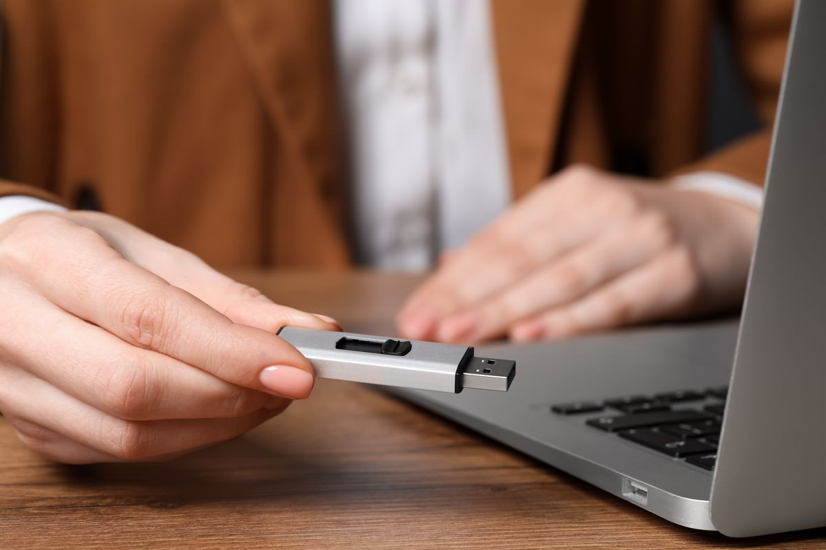 Γιατί δεν πρέπει να βγάζετε ποτέ το USB χωρίς ασφαλή αφαίρεση