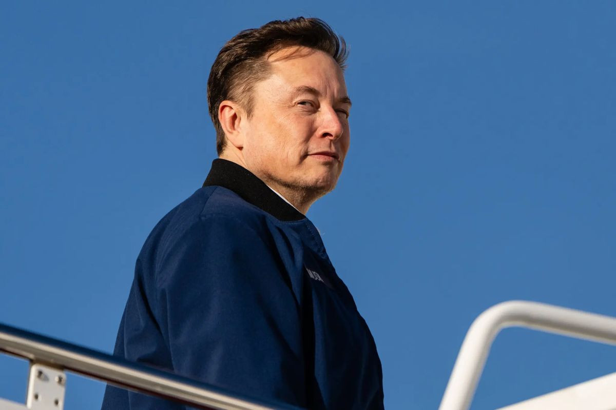 Elon Musk: Σχέδιο για εργοστάσιο Τεχνητής Νοημοσύνης και «καταπέλτη» στη Σελήνη