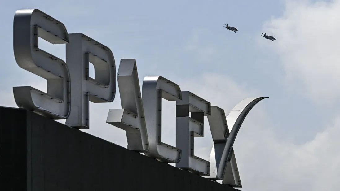 SpaceX: Αίτημα-σοκ στην FCC για 1.000.000 δορυφόρους – Η λύση για την ενέργεια της AI;