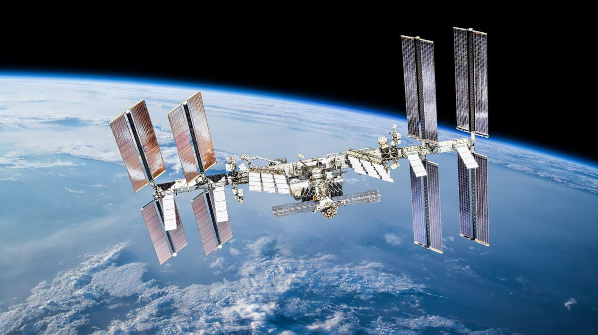 Πρόβλημα στον ISS: Προληπτική εκκένωση και μεταφορά των αστροναυτών στο SpaceX Dragon