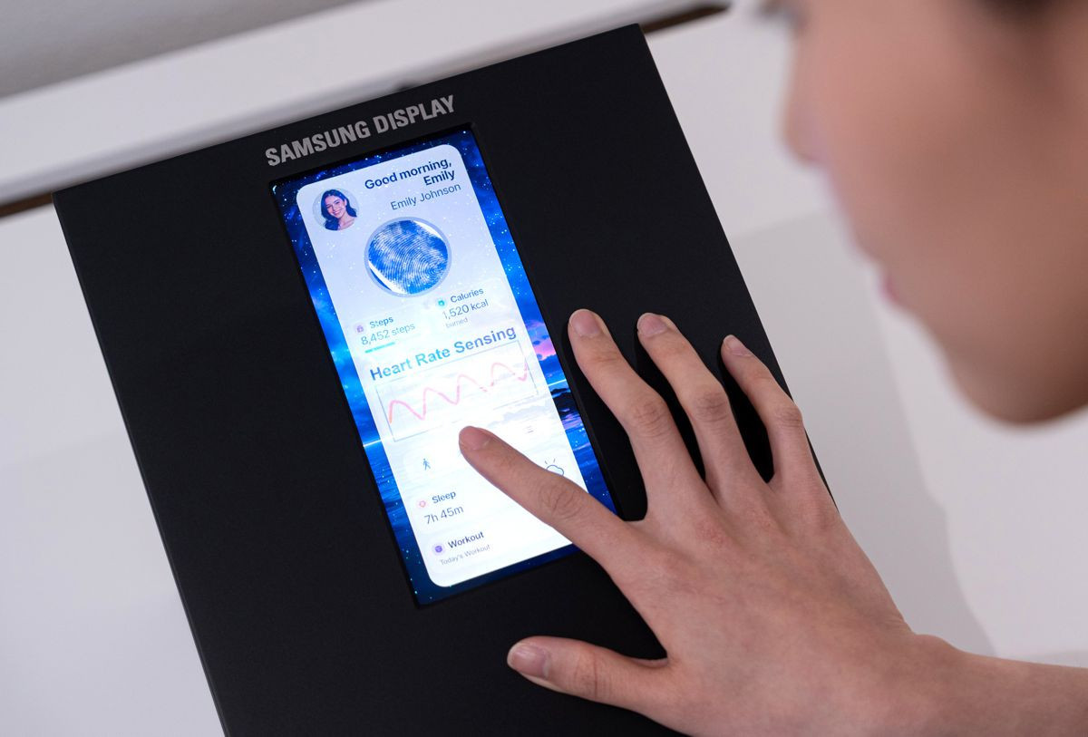 Η Samsung παρουσίασε νέα Sensor OLED οθόνη smartphone που μετρά την αρτηριακή πίεση!