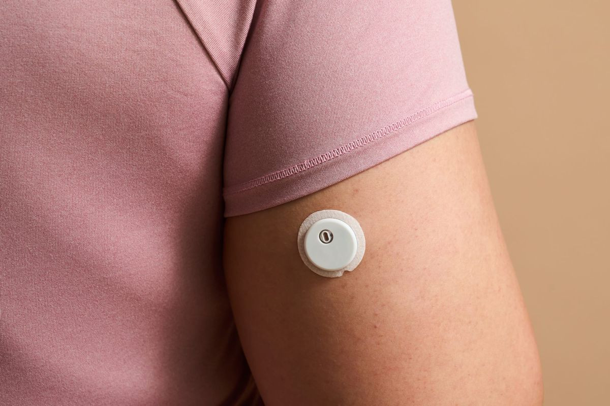 Εγκρίθηκε το πρώτο wearable ταυτόχρονης μέτρησης γλυκόζης και κετονών
