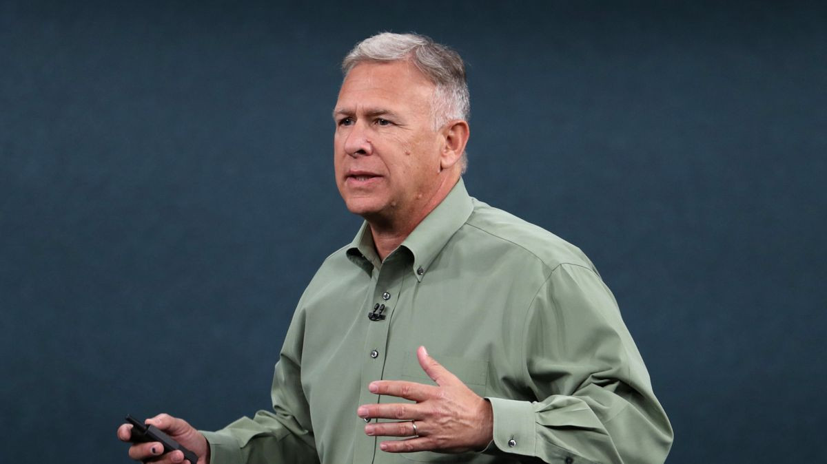 Apple: Μετά τον Tim Cook αποχωρεί και ο Phil Schiller από την ηγεσία της εταιρείας
