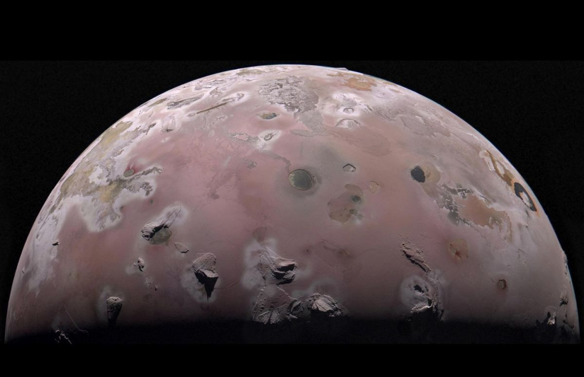 Το Juno της NASA καταγράφει ακραίες θερμοκρασίες κάτω από την επιφάνεια της Ιούς