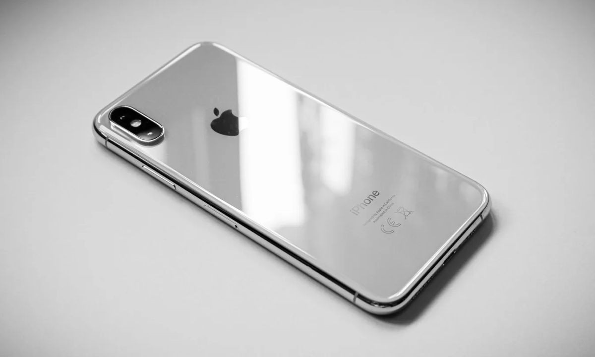 Τέλος υποστήριξης για τα iPhone X και MacBook Pro 2018