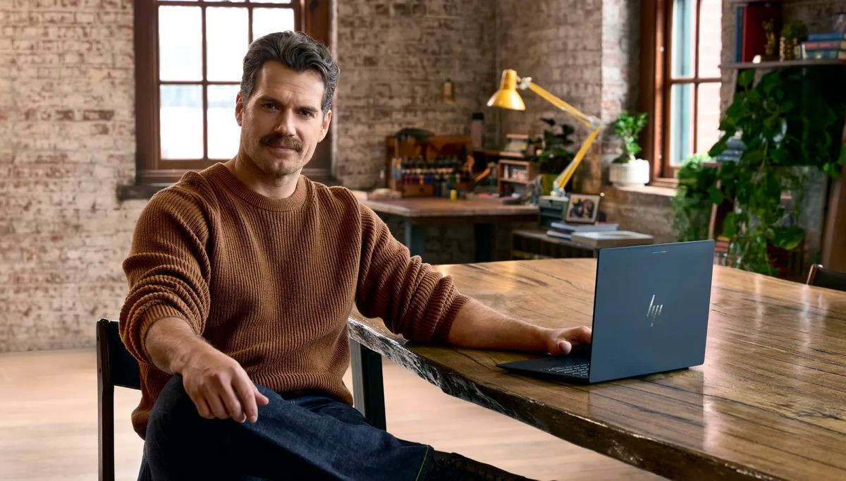 Ο Henry Cavill δημιουργεί video game στο νέο Googlebook αξιοποιώντας το Gemini AI