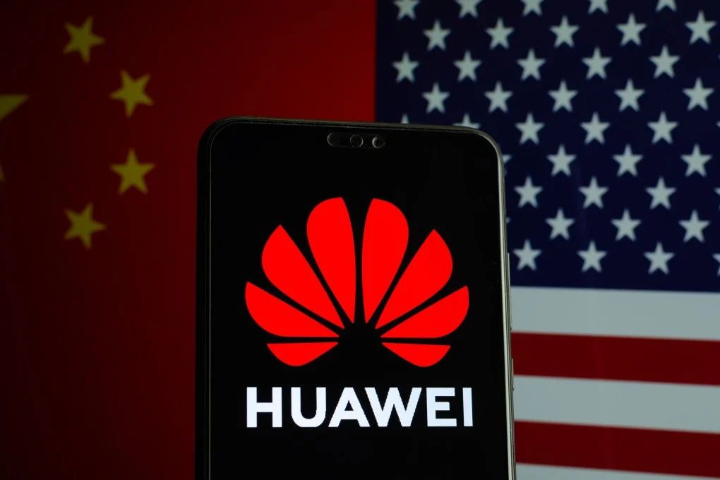 Ξεκίνησε η δίκη της Huawei στις ΗΠΑ: Κατηγορίες για βιομηχανική κατασκοπεία 20 ετών