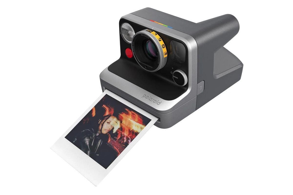 Polaroid Mod: Η αναλογική κάμερα που αντιστέκεται στην κυριαρχία της τεχνητής νοημοσύνης