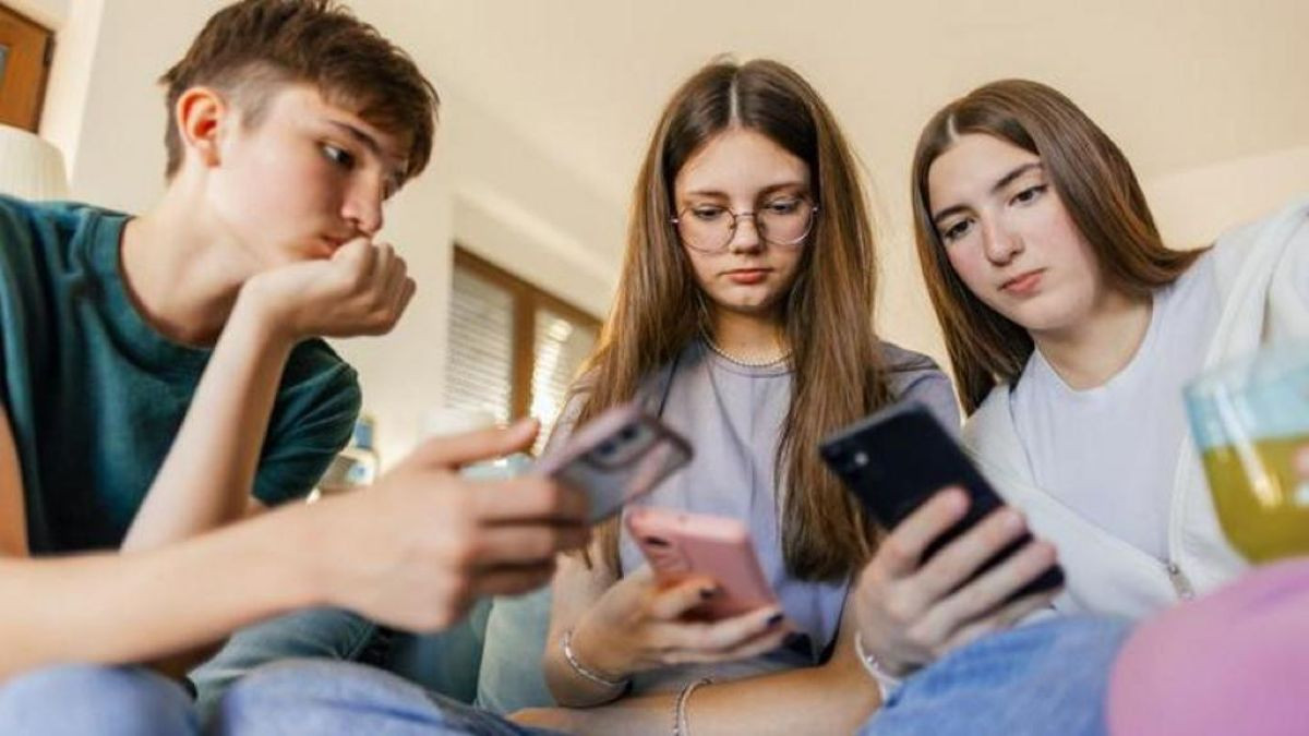 Απαγόρευση των social media στους κάτω των 15 ετών: Ψηφίστηκε το νομοσχέδιο στη Βουλή
