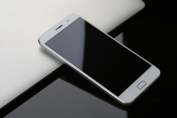 ZUK Z2: Επιβεβαίωση για κυκλοφορία στις αρχές του 2016 με Snapdragon 820