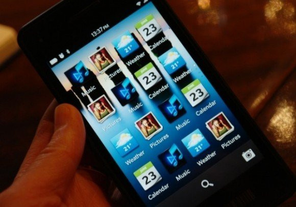 BlackBerry 10 OS: Η μάχη του web browser απέναντι στα iPhone 5 και HTC 8X [Video]