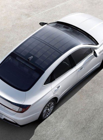 Η Hyundai κυκλοφόρησε το πρώτο αυτοκίνητο με ηλιακά panels στην οροφή του image