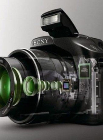 Sony Cybershot HX100V, HX9V και W520 έρχονται μέσα στο Φεβρουάριο image