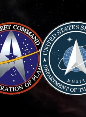 Ο Donald Trump αποκαλύπτει τη Space Force με logo....Star Trek! image
