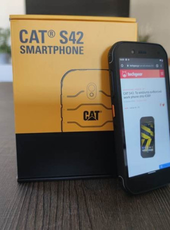 CAT S42 Review image