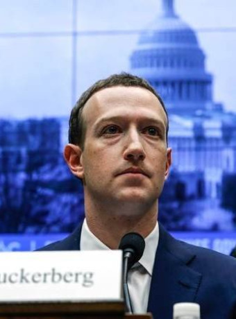 Mark Zuckerberg: Επ' αόριστον το μπλοκάρισμα του Donald Trump από Facebook και Instagram image