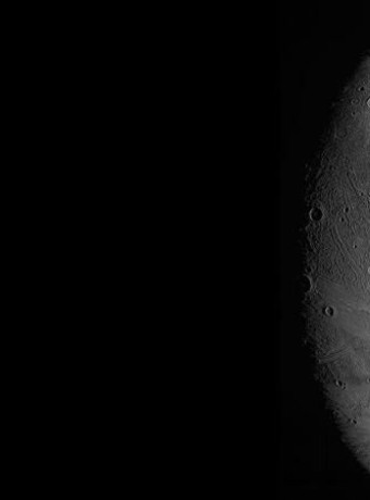 Juno: Οι πρώτες φωτογραφίες από την επιφάνεια του Γανυμήδη image