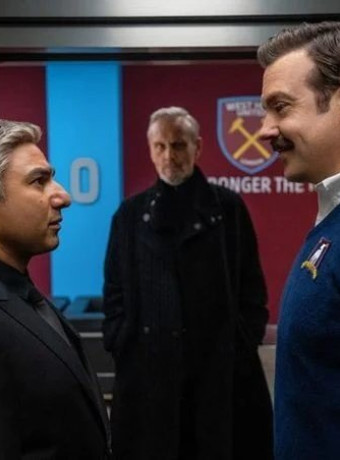 Το Ted Lasso επιστρέφει την άνοιξη στο Apple TV+ και πρώτο trailer για το Hello Tomorrow image