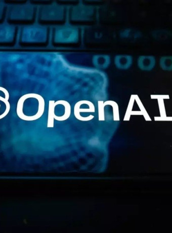 Jony Ive, Open AI και SoftBank συζητούν για να φτιάξουν «το iPhone της Τεχνητής Νοημοσύνης» image