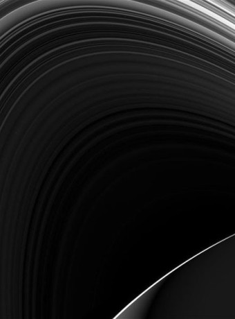 Εντυπωσιακό video από τη "βουτιά" του Cassini στους δακτυλίους του πλανήτη Κρόνου [Video] image
