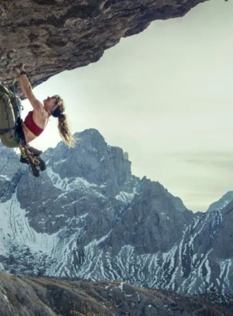 Cliffhanger: Ετοιμάζεται reboot της ταινίας με Pierce Brosnan, αλλά χωρίς Stallone image