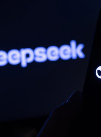 DeepSeek V3: Η Κίνα ξεπέρασε το ChatGPT με εκθετικά χαμηλότερο κόστος και σε ελάχιστο χρόνο image