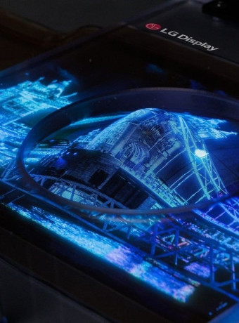 Αυτή η stretchable οθόνη της LG επεκτείνεται από τις 12'' στις 18'' σε μια ακόμη παγκόσμια πρωτιά! image