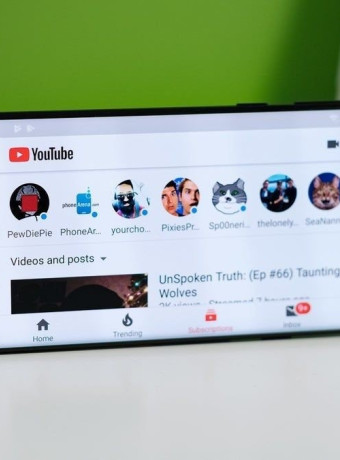 YouTube: Δοκιμάζει την εναλλαγή των full-screen videos σε στυλ TikTok image