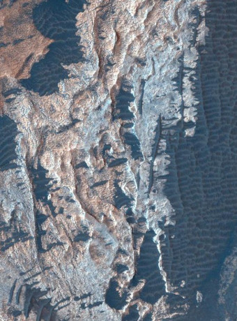Ένα άγνωστο ορυκτό ίσως κρύβεται στον Άρη image