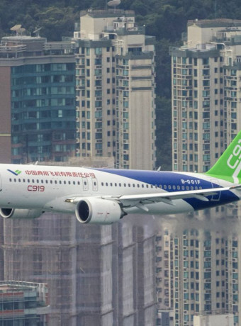 COMAC C919: Πρώτη διεθνής εμπορική πτήση για την «απάντηση» της Κίνας σε Airbus και Boeing image