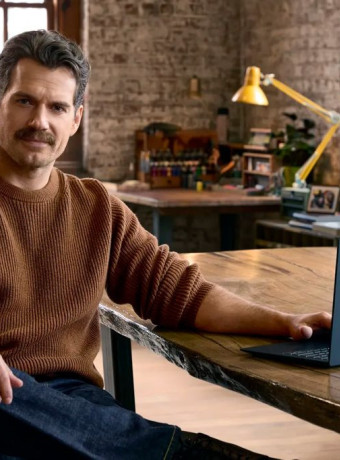 Ο Henry Cavill δημιουργεί video game στο νέο Googlebook αξιοποιώντας το Gemini AI image