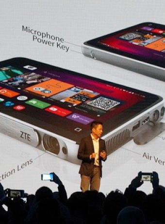 ZTE Spro Plus: Projector ή Tablet; image