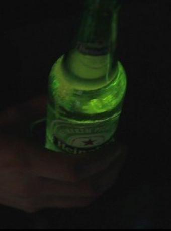 Heineken Ignite, το πρώτο διαδραστικό μπουκάλι μπύρας με LEDs και αισθητήρες [Video] image