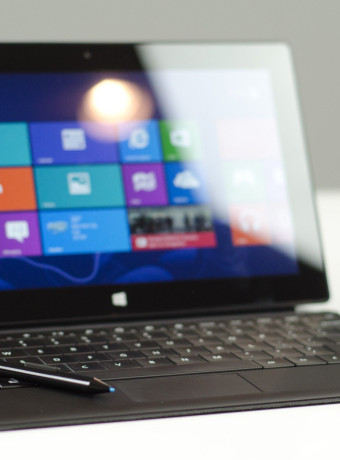 Η Microsoft ρίχνει την τιμή του Surface Pro tablet κατά $100 image