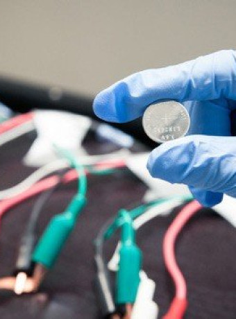 Ερευνητές δημιούργησαν μπαταρίες λιθίου που αυτοεπισκευάζονται! image
