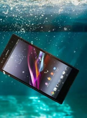 Sony Xperia Z Ultra: Γράφεις στην οθόνη με γραφίδες, κλειδιά και νομίσματα [Video] image