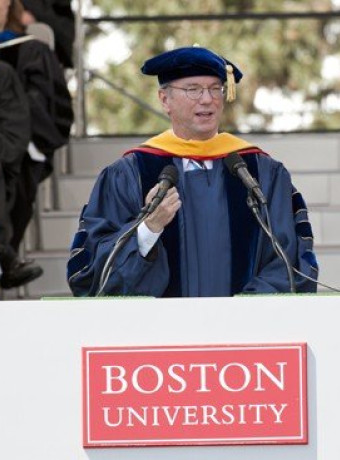 Eric Schmidt: "Κλείστε τις οθόνες για μια ώρα την ημέρα. Κάνετε μια πραγματική συζήτηση" image