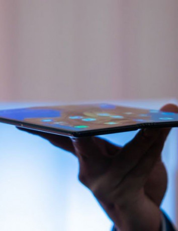 Huawei: Αναδιπλούμενα smartphones στα €1000 και στόχος να ξεπεράσει τη Samsung image