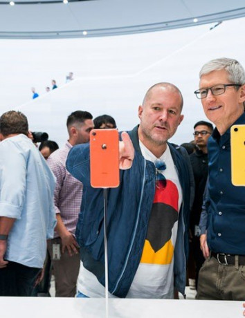 Jony Ive: Ο εμβληματικός επικεφαλής σχεδιασμού της Apple αποχωρεί από την εταιρεία! image