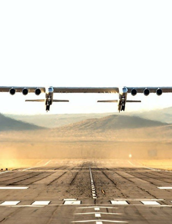 Stratolaunch: Επιτυχημένη η παρθενική πτήση του μεγαλύτερου αεροσκάφους στον κόσμο image