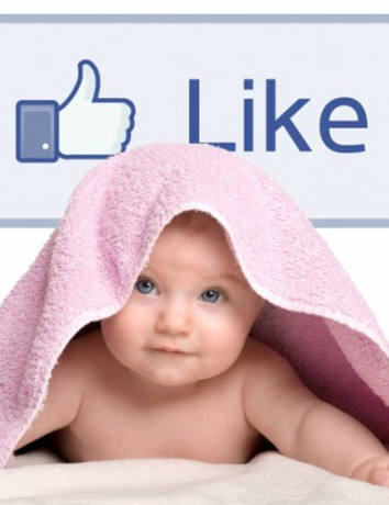 Βάφτισαν το κοριτσάκι τους...Like, προς τιμήν του Facebook! image