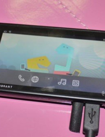 MeeGo Smartphone και Tablet σε εκδήλωση στη Ρωσία! image