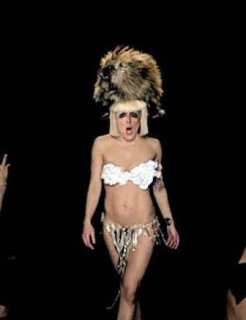 Perform This Way: Παρωδία της Lady Gaga για φιλανθρωπικό σκοπό! image