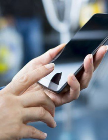 COSMOTE: Διπλασιάστηκε η κίνηση data φέτος τις γιορτές image