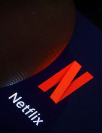 Netflix: Η λειτουργία Smart Downloads κατεβάζει αυτόματα το επόμενο επεισόδιο στη συσκευή σου [Video] image