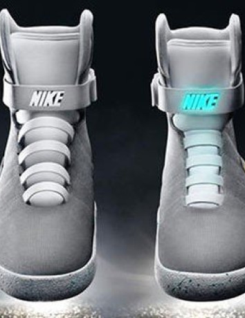 Nike Mag: Τα παπούτσια με κορδόνια που δένονται μόνα τους κυκλοφορούν το 2016 [Video] image
